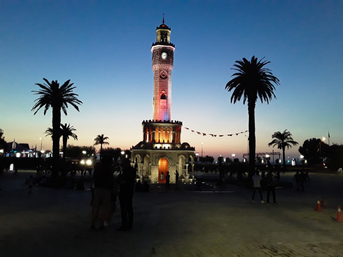 ESKiMEYEN iZMiR