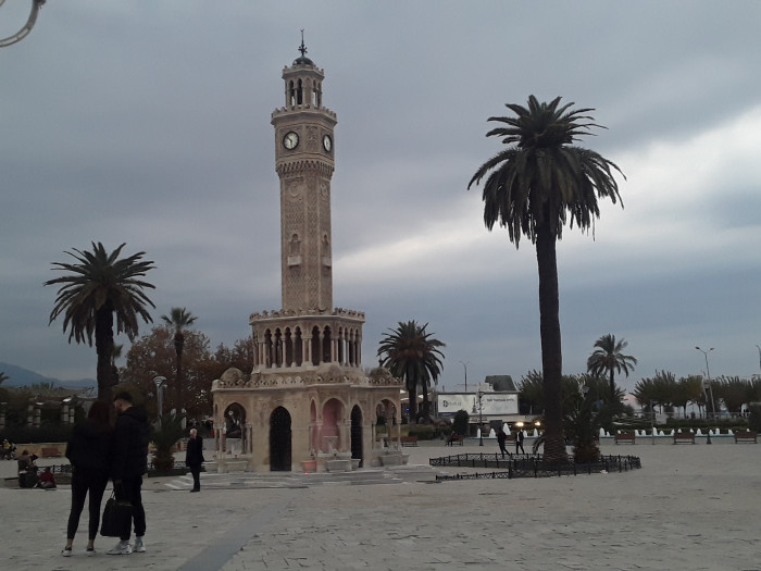 ESKiMEYEN iZMiR