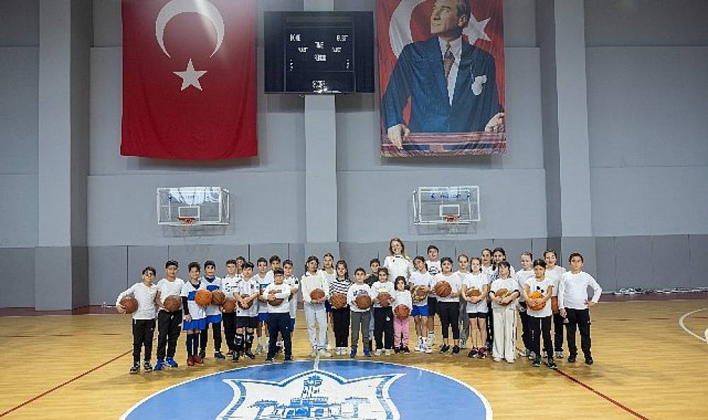 Başkan Mutlu'dan spor okullarına s&uuml;rpriz ziyaret