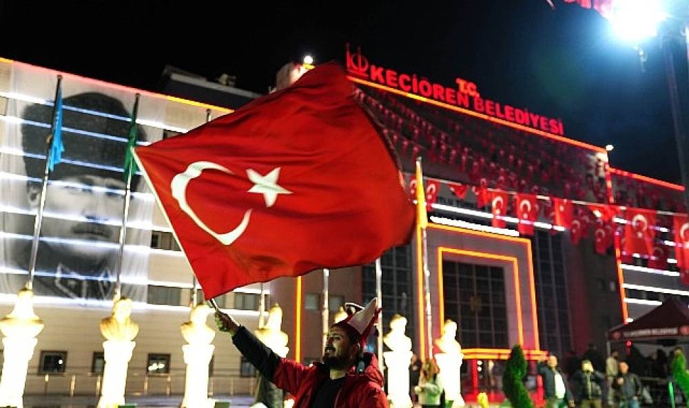 D&uuml;nya Kupası Coşkusu Ke&ccedil;i&ouml;ren'de Dev Ekrandan Takip Edildi