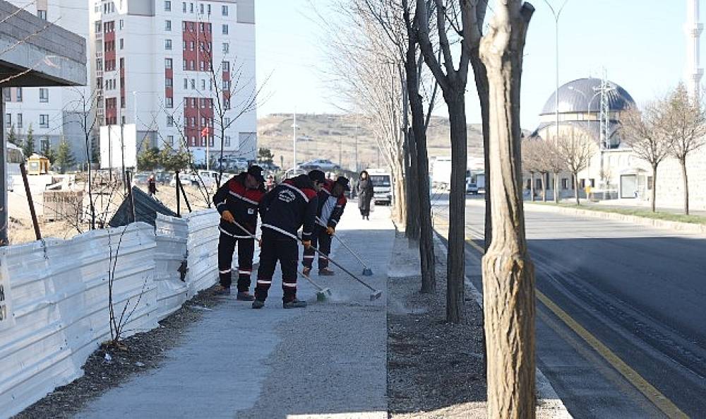 Bekdik Mahallesi TOKİ Bloklarında Detaylı Temizlik &Ccedil;alışması