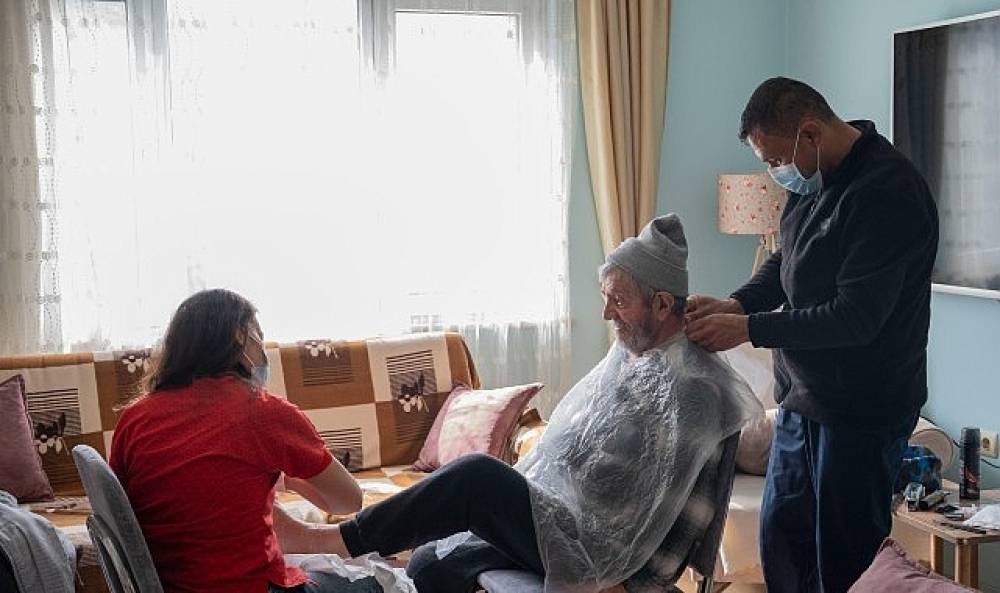 Milas Belediyesi Berber ve Kuaf&ouml;rl&uuml;k Hizmetine Devam Ediyor