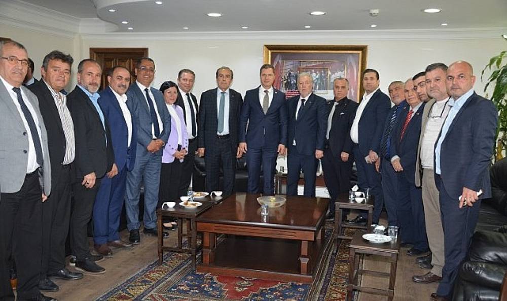 Deniz Yücel'e esnaftan sıcak karşılama