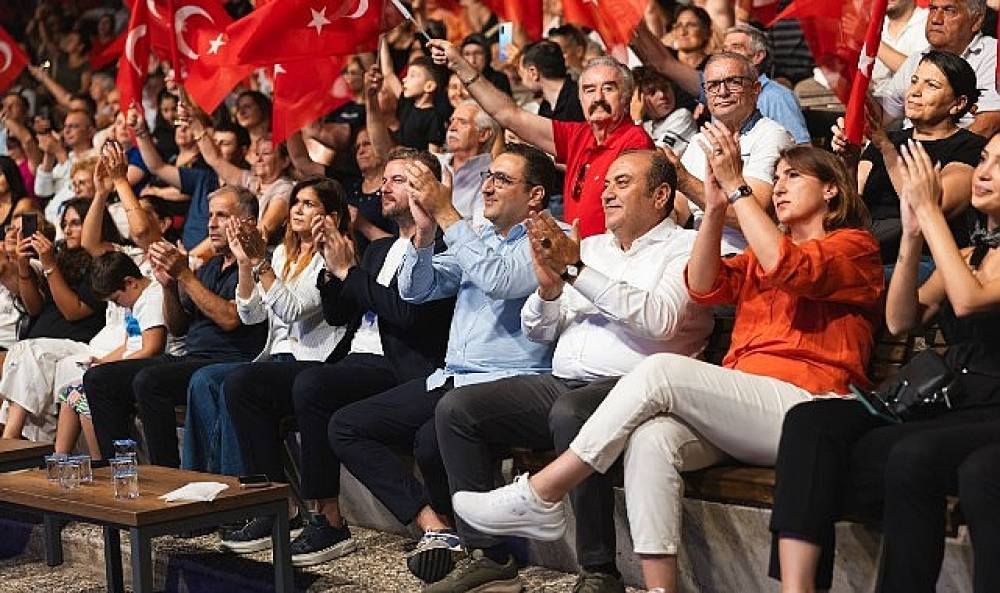  Sevcan Orhan'dan İzmir'e Müzikal Ziyafet 
