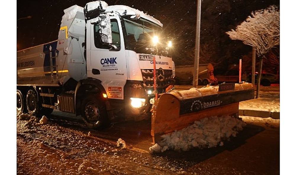 Başkan Sandık&ccedil;ı'dan Yerinde Takip: Canik'te 7/24 Karla M&uuml;cadele