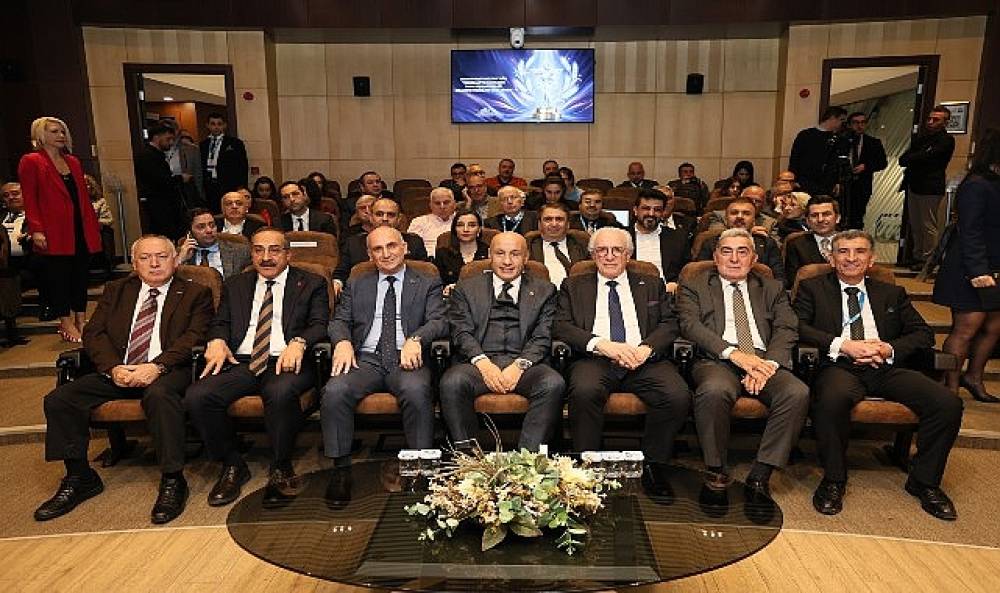 Ege Hububat Bakliyat Yağlı Tohumlar ve Mamulleri İhracat&ccedil;ıları Birliği'nde Muhammet &Ouml;zt&uuml;rk G&uuml;ven Tazeledi