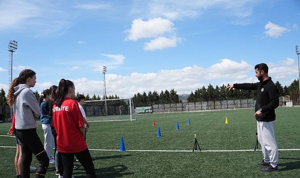 Büyükşehir'den gençlere tam destek