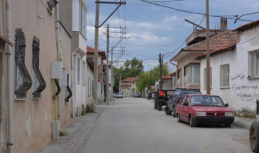 Burhaniye Belediyesi'nden kapsamlı yol seferberliği