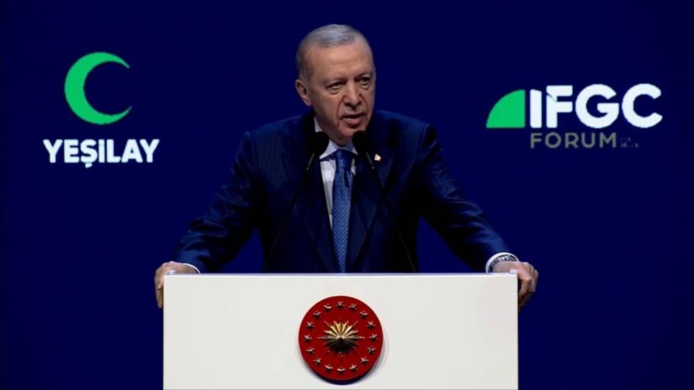 Cumhurbaşkanı Erdoğan: 'Çağdaşlığı kadeh tokuşturmakta gören zihniyeti milletimizin vicdanına havale ediyorum' 