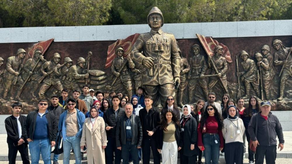 Kahta Anadolu Lisesi öğrencileri, Osmanlı’dan Cumhuriyet’e uzanan tarihi süreci deneyimledi 