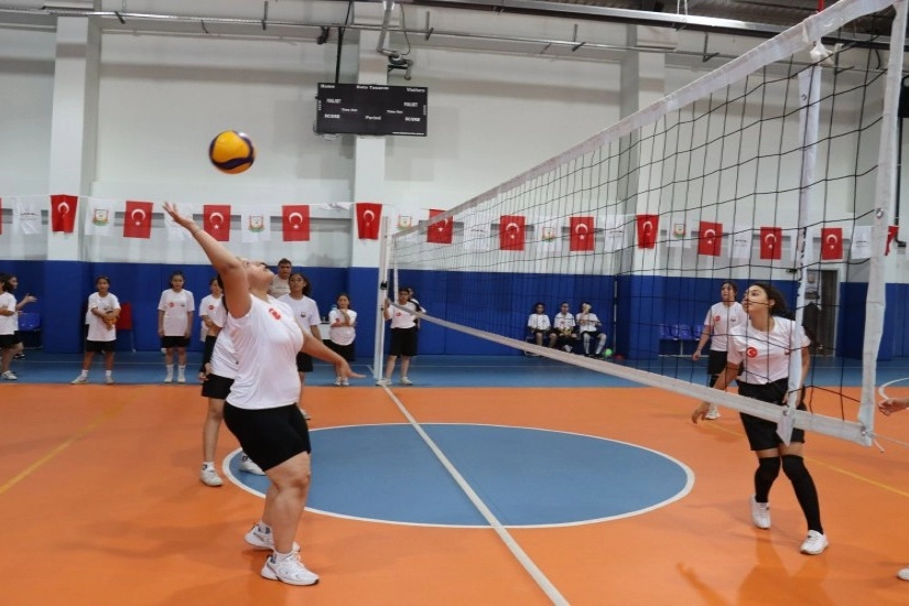 Şanlıurfa'da Kız Çocuklarına Voleybol Kursları Artan İlgiyle Devam Ediyor