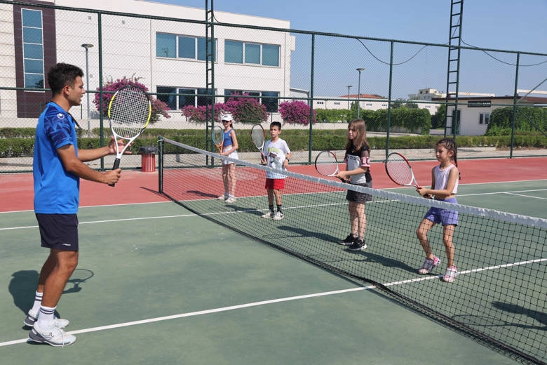 Antalya'da Tenis Seferberliği Başladı