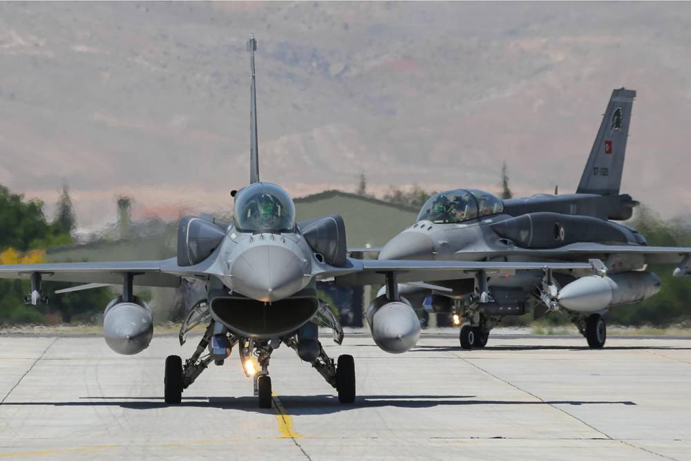 ABD ambargoyu kaldırdığı Vietnam'a 24 adet F-16 savaş uçağı veriyor