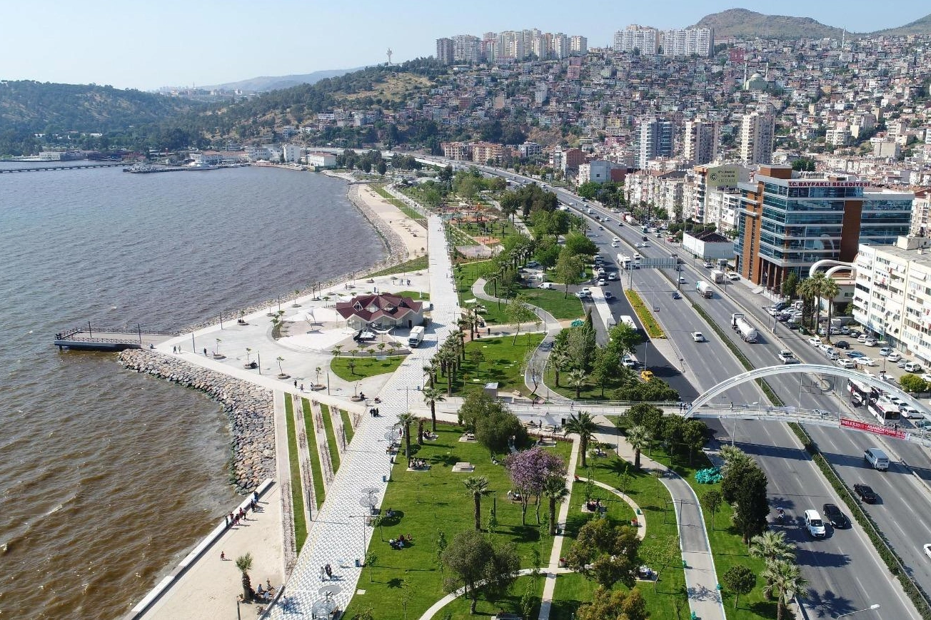 İzmir'de afet toplanma alanlarına mercek!