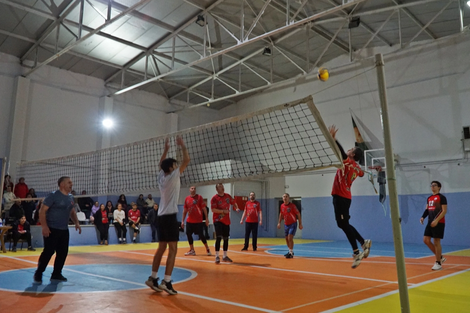 KEŞAN DOÇEK VOLEYBOL TAKIMI EDİRNE’DE KENTİNİ TEMSİL EDECEK