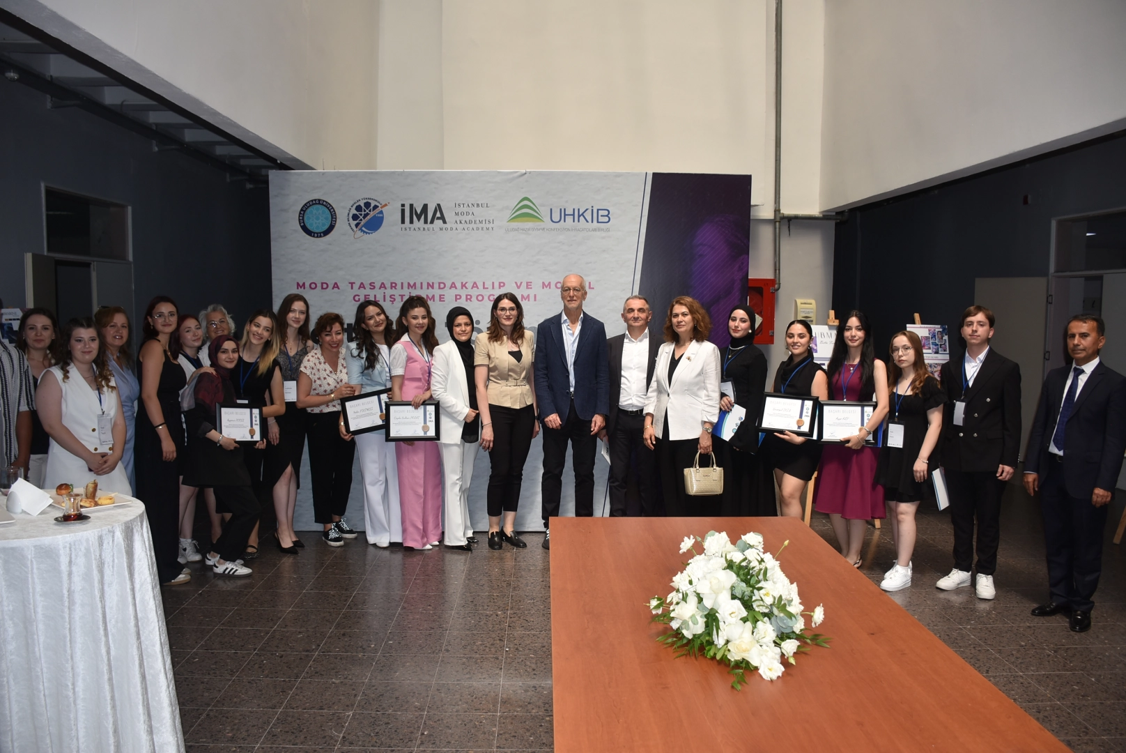 Bursa'da Moda Eğitimi Sertifika Töreni