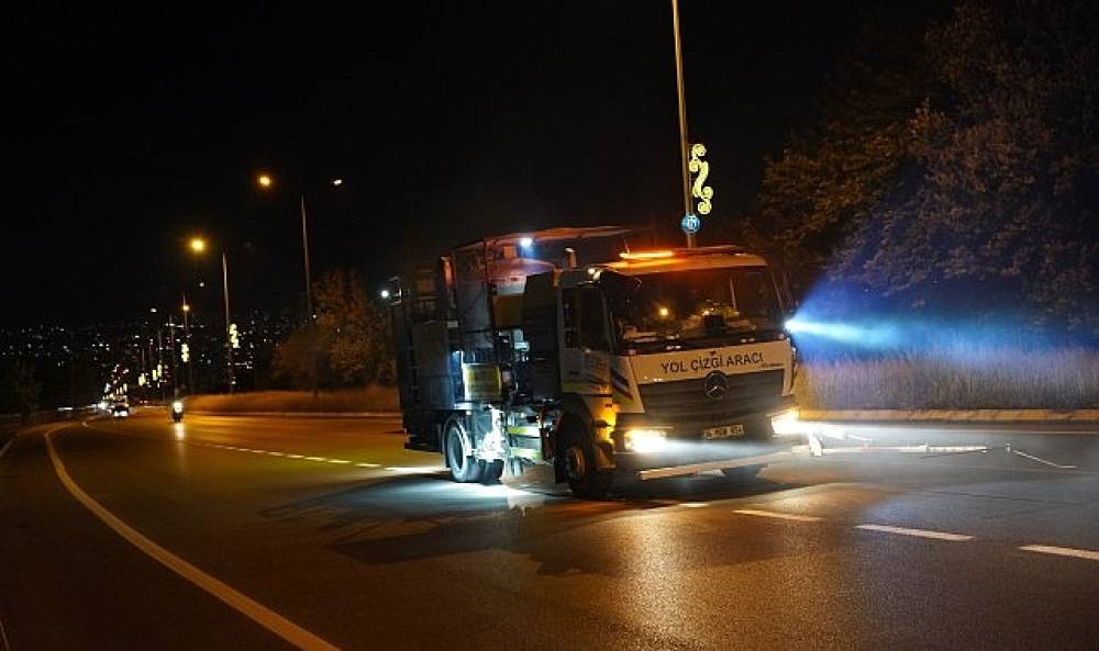 İzmit'te 9 bin metrekarelik yol &ccedil;izgisi tamam