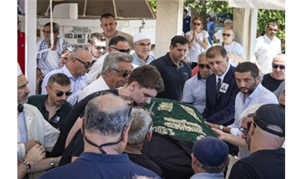İzmir'de Acı Veda: Kerem Dirim Toprağa Verildi
