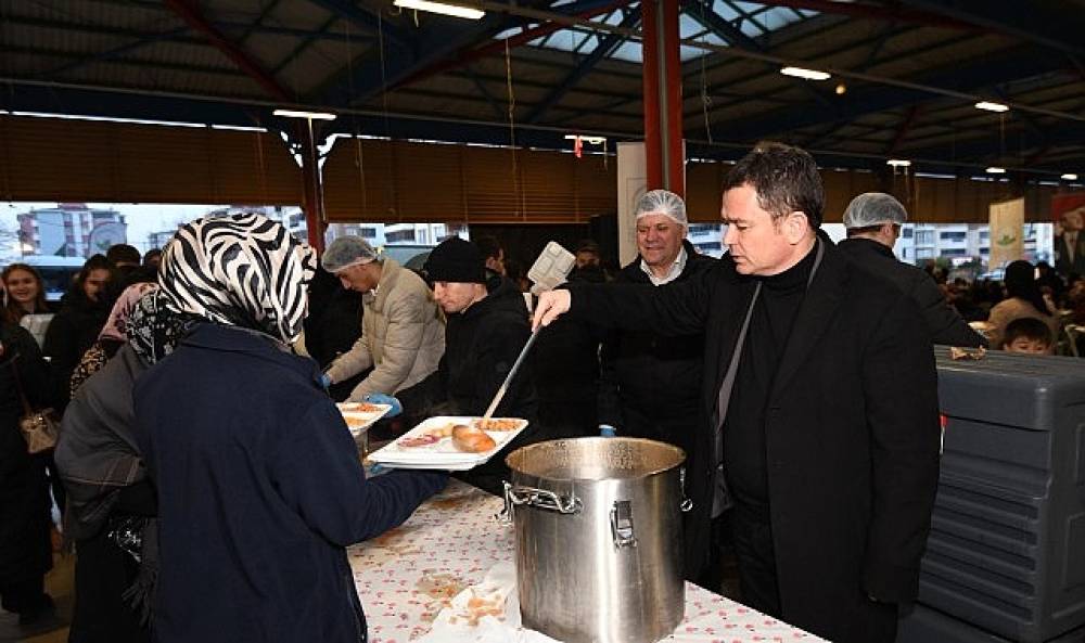 Osmangazi'de G&ouml;n&uuml;l Sofrası Hamitler Mahallesi'nde Kuruldu