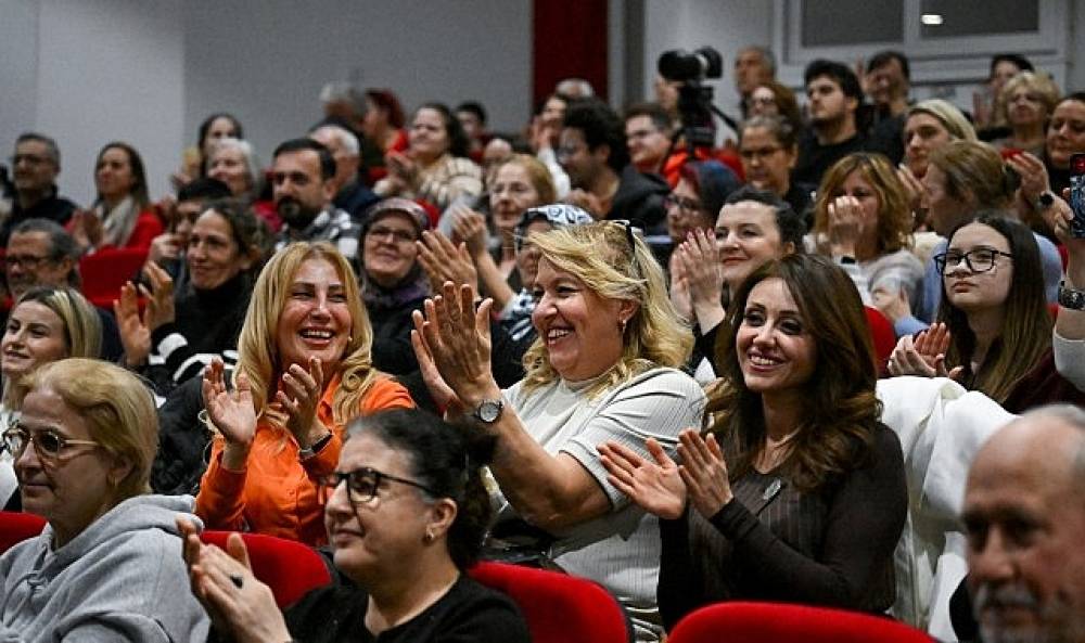 Dayanışmanın T&uuml;rk&uuml;s&uuml; Bornova'da Y&uuml;kseldi