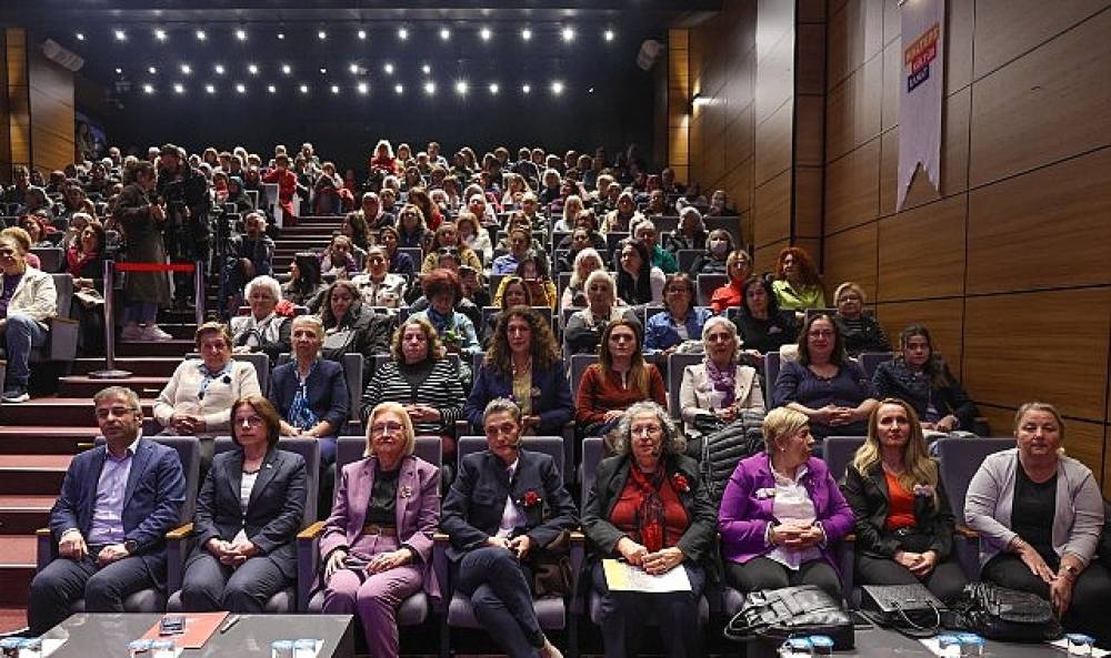 Başkan K&ouml;ymen, kadınlar g&uuml;n&uuml; panelinde konuştu