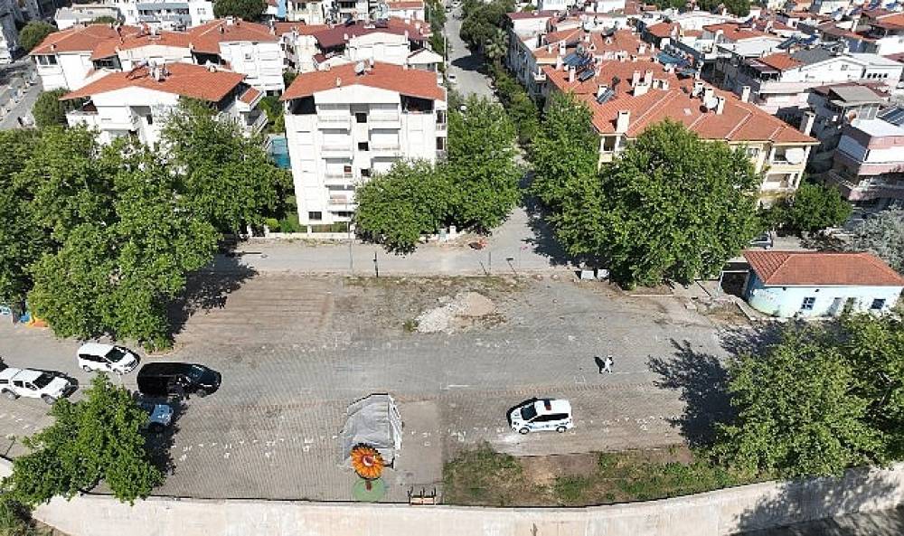 Edremit'te İskele Mahallesi'nde Çevre Düzenlemesi Yapılıyor