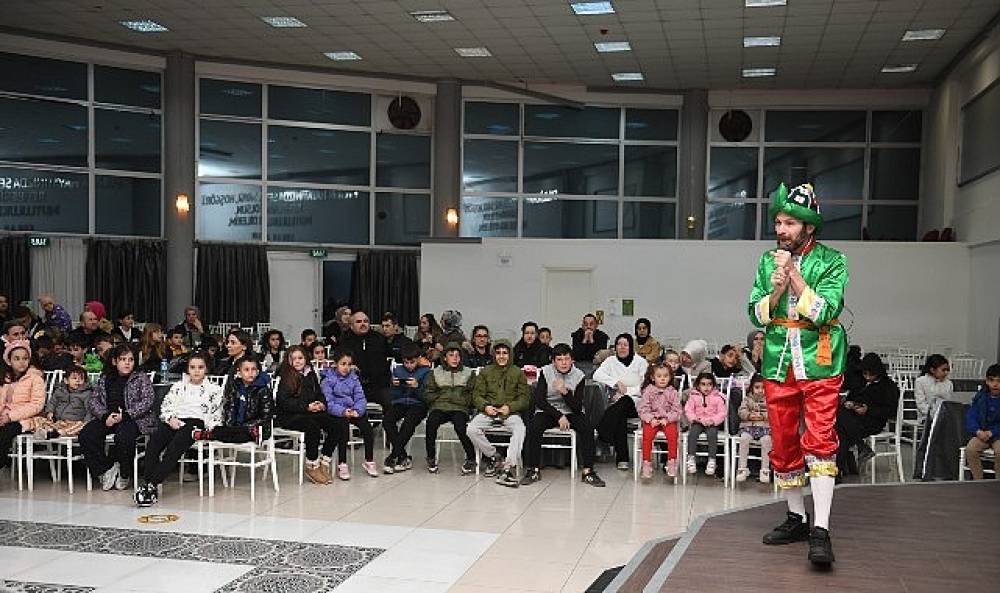 Ovaak&ccedil;a Karag&ouml;z ve Sihirbazlık G&ouml;sterisiyle Şenlendi