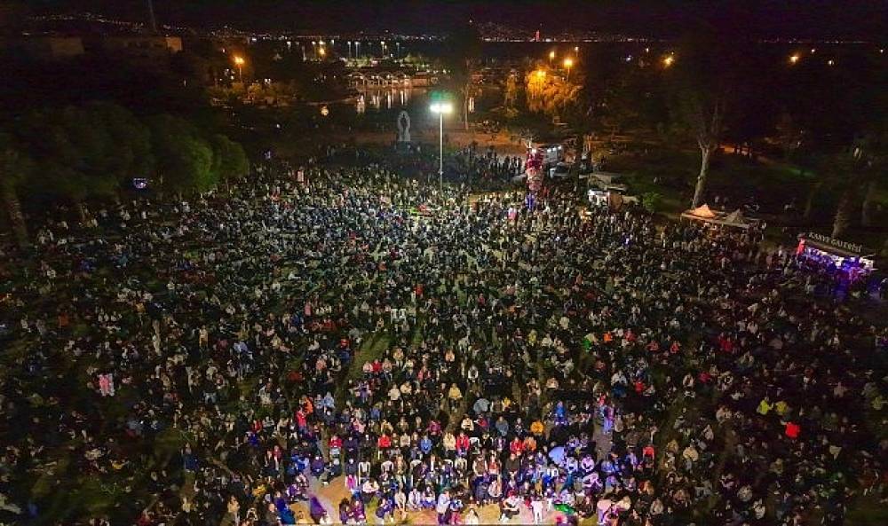 Karşıyaka'da Hıdırellez ateşi yandı