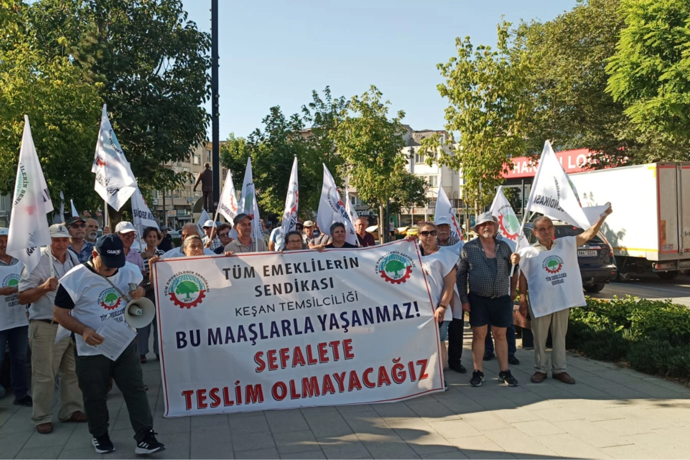 Emeklilerden Ekonomik İsyan: Adalet İstiyoruz!
