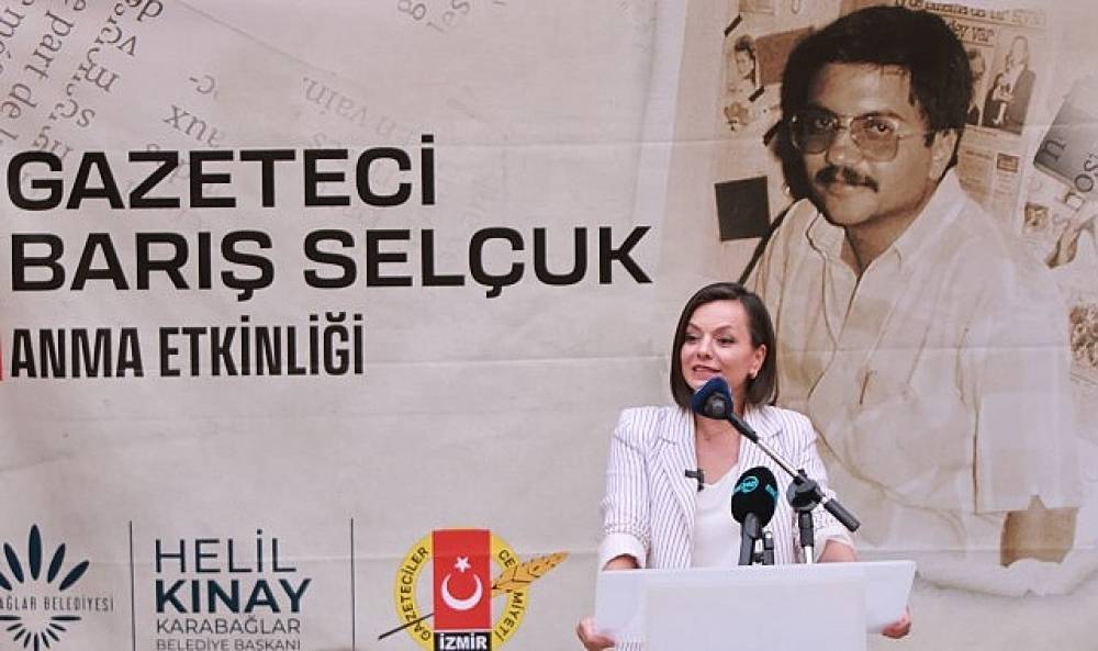  Karabağlar 'da Gazeteci Barış Sel&ccedil;uk saygıyla anıldı