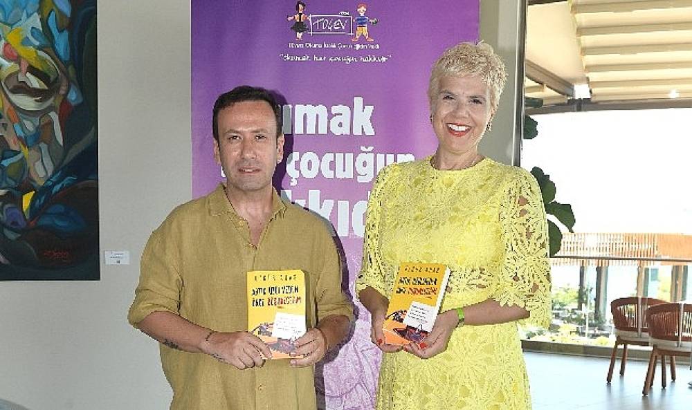 Bodrum'da anlamlı buluşma! &Ouml;zg&uuml;r Aras'ın &ccedil;ok konuşulan kitabı yeni baskısını Titanic Luxury Collection Bodrum'da kutladı