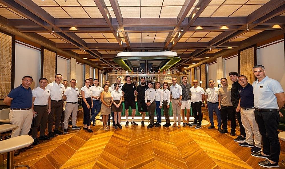 Gloria Hotels & Resorts, &Ouml;d&uuml;ll&uuml; bar Panda & Sons&nbsp;ile unutulmaz bir Miksoloji Gecesine İmza Attı