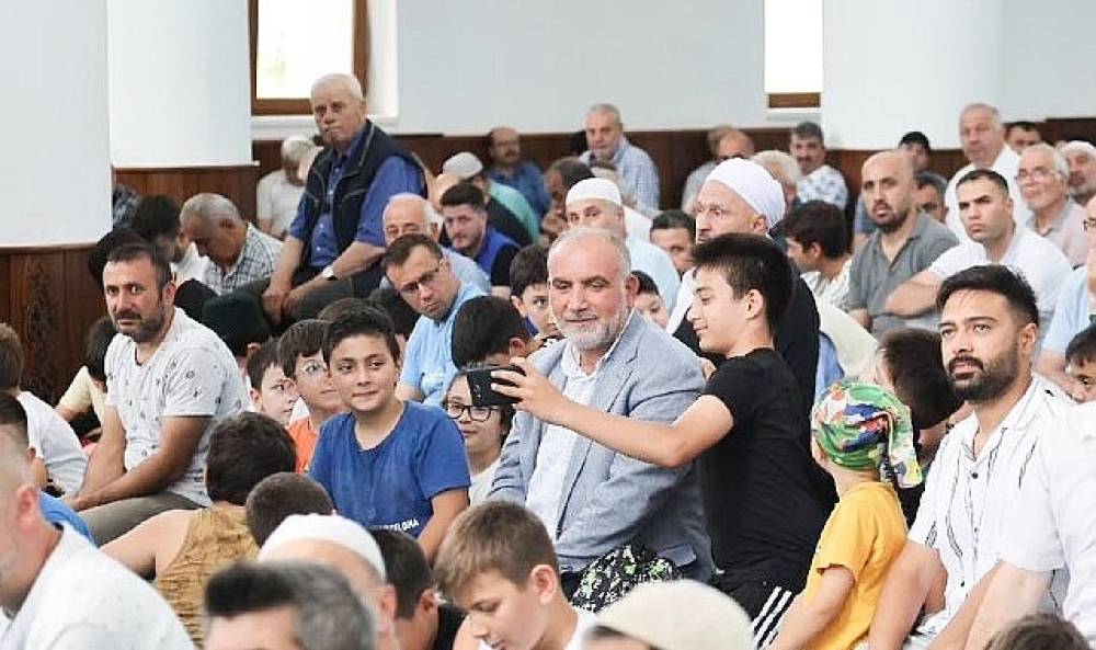 O İl&ccedil;ede Camiler &Ccedil;ocuklarla Doldu Taştı 