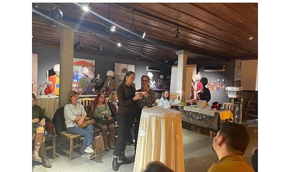 “İzmir Öğretmen Akademileri