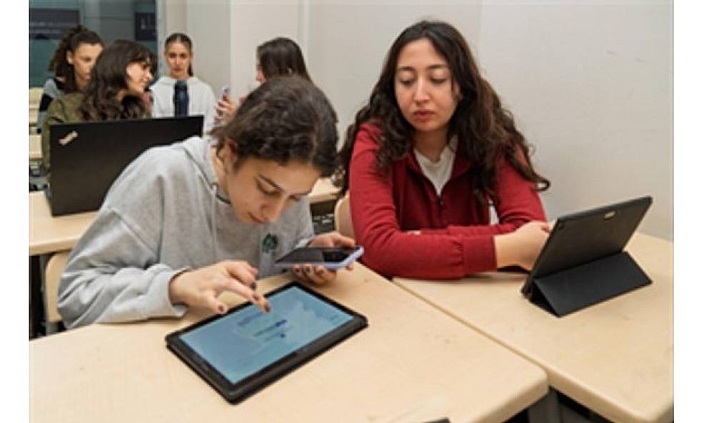 İzmirli &ouml;ğrencilere yapay zek&acirc; destekli matematik