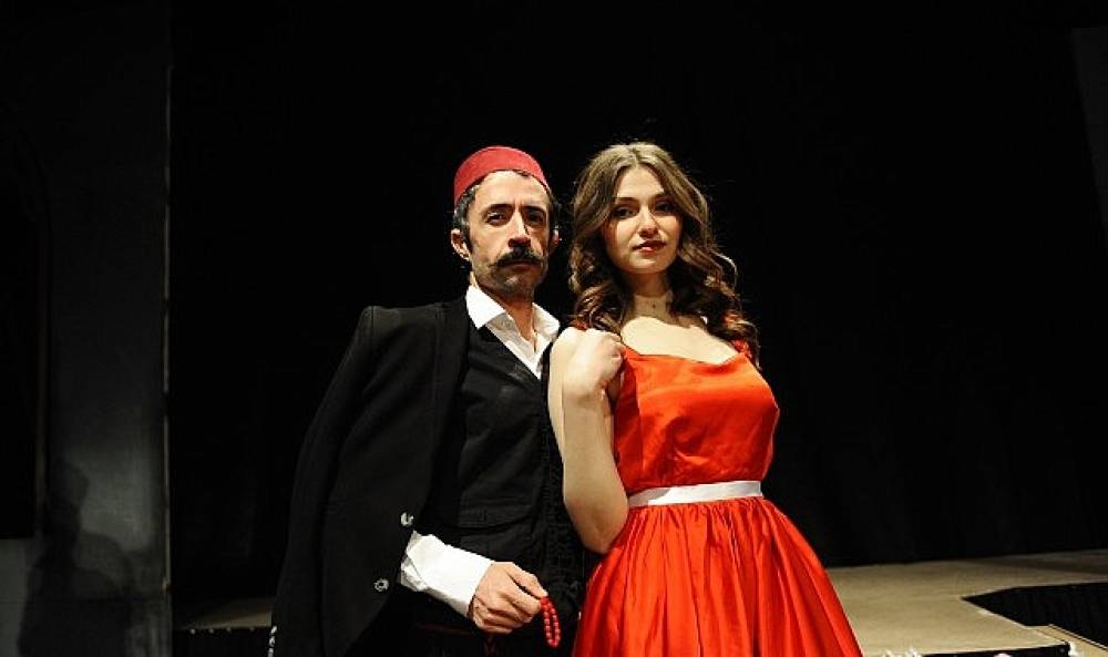 Karşıyaka Belediye Tiyatrosu'ndan iki yeni oyun