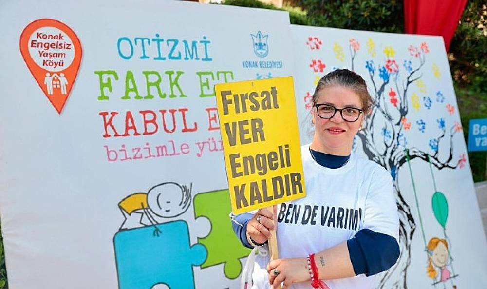 Konak'ta Otizm Farkındalık G&uuml;n&uuml;'nde 'Biz de Varız' dediler