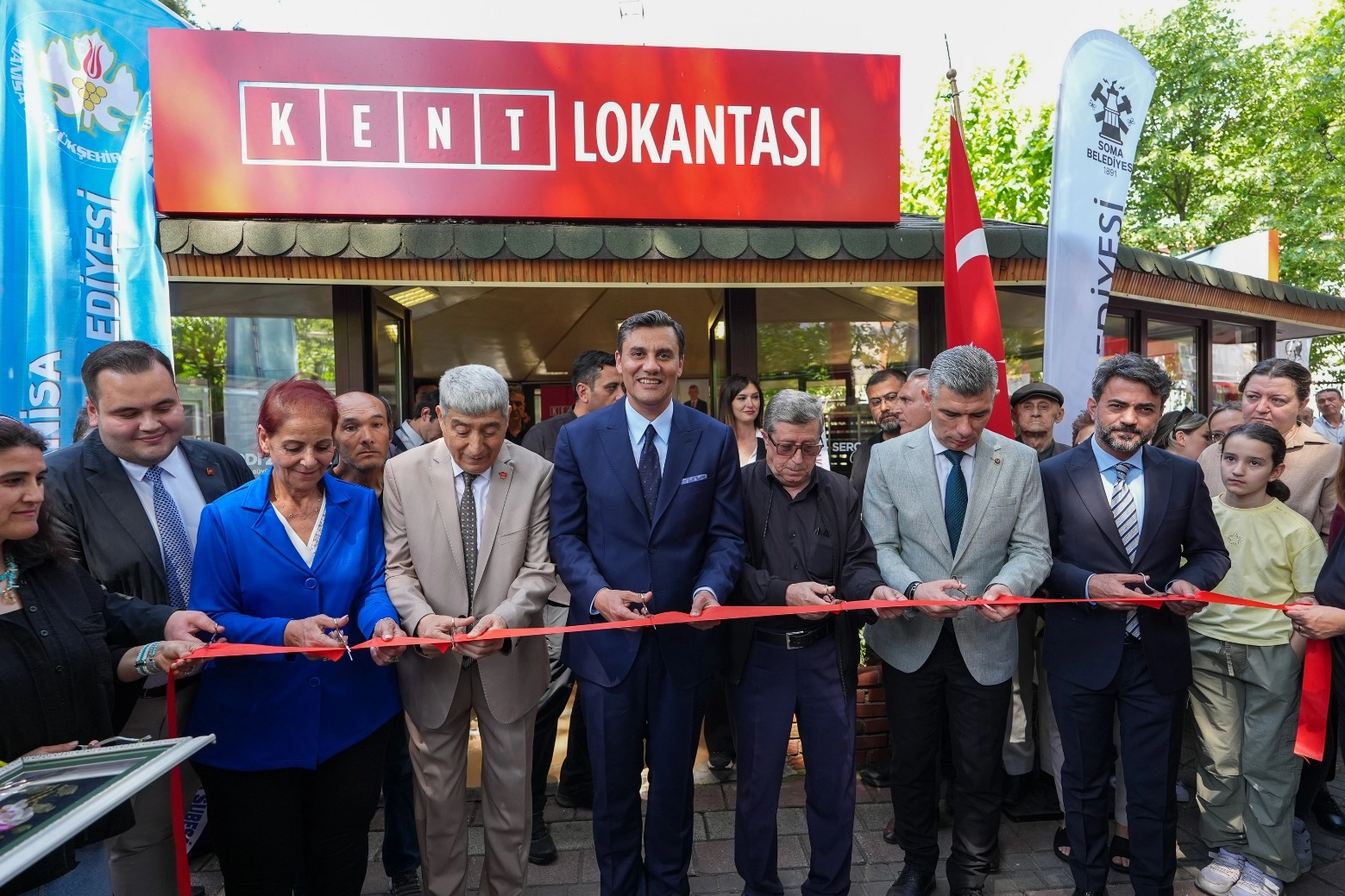 SOMA’DA HALKIN LOKANTASI, MANDIRASI VE EKMEĞİ HİZMETTE!