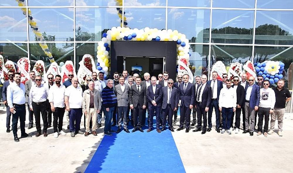 Demireller Trakt&ouml;r New Holland 3S Plaza İzmir Torbalı'da A&ccedil;ıldı   
