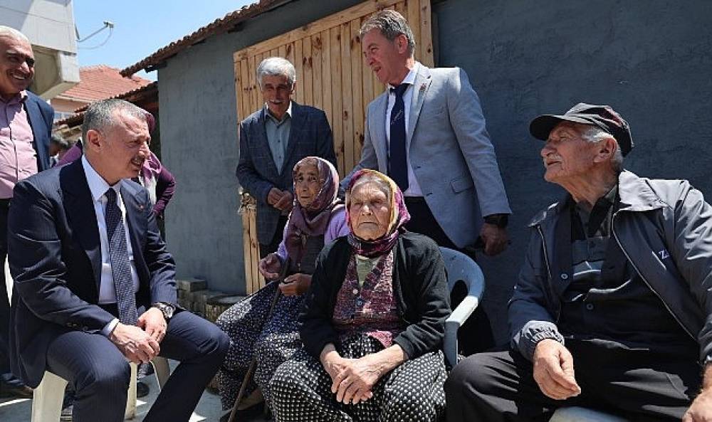 Başkan B&uuml;y&uuml;kakın ile İzmit'in k&ouml;ylerinde sımsıcak g&ouml;r&uuml;nt&uuml;ler