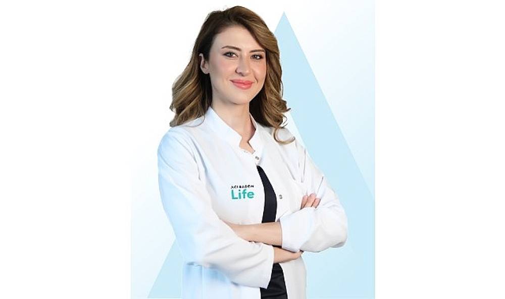 Aynada G&ouml;rd&uuml;ğ&uuml;n&uuml;z Kırışıklıkların Ger&ccedil;ek Nedeni Yaşlılık Değil!