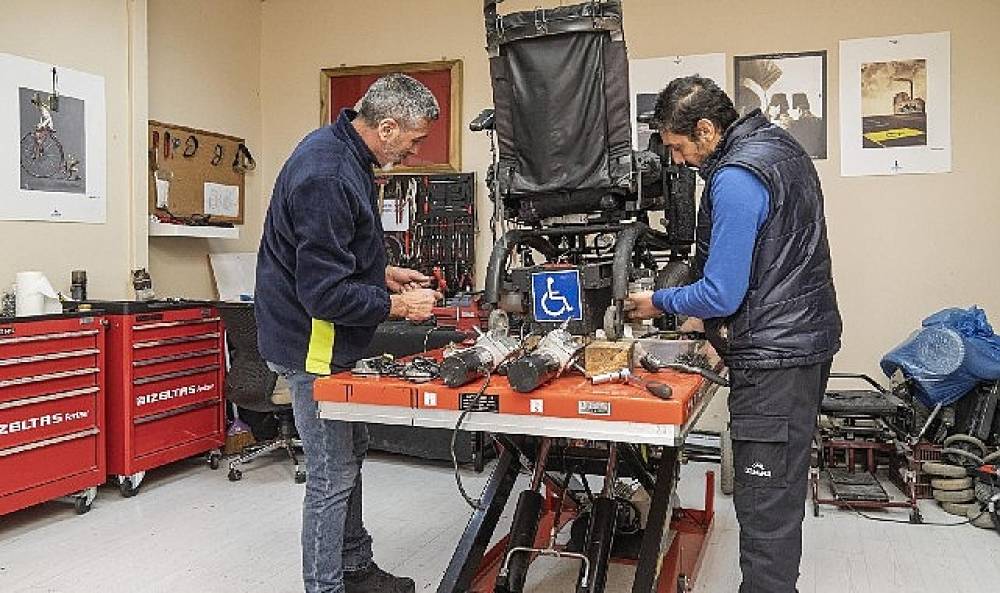 İzmir'den '&ouml;zg&uuml;rl&uuml;k istasyonu'