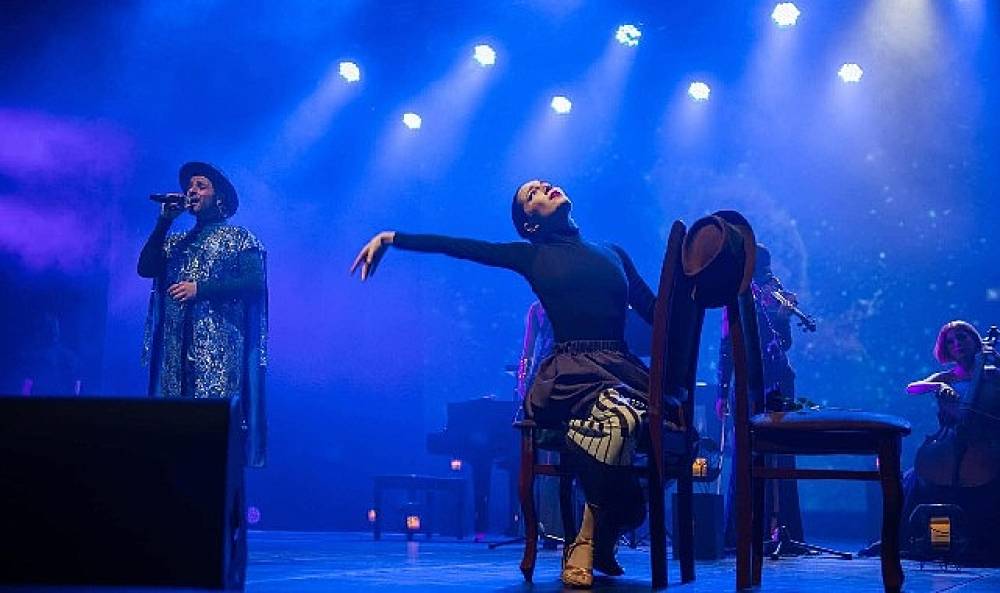İstanbul'da Spirit&uuml;el Bir Yolculuk: 'Ocean in the Desert Show' Sahnede