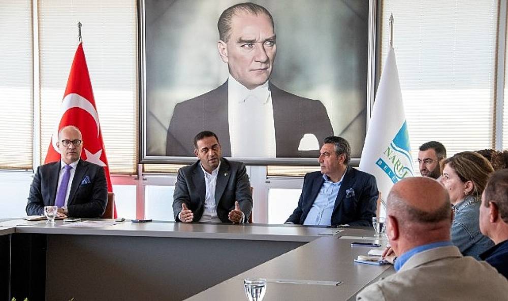 Başkan &Ccedil;er&ccedil;ioğlu'nun &Ouml;nc&uuml;l&uuml;ğ&uuml;nde Ata Tohumlarından &Uuml;retilen Fideler Vatandaşlarla Buluşuyor