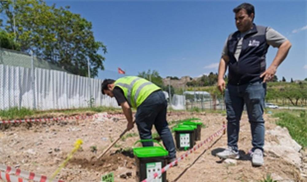 Organik atıklar hanelerde d&ouml;n&uuml;şerek toprağı zenginleştiriyor 