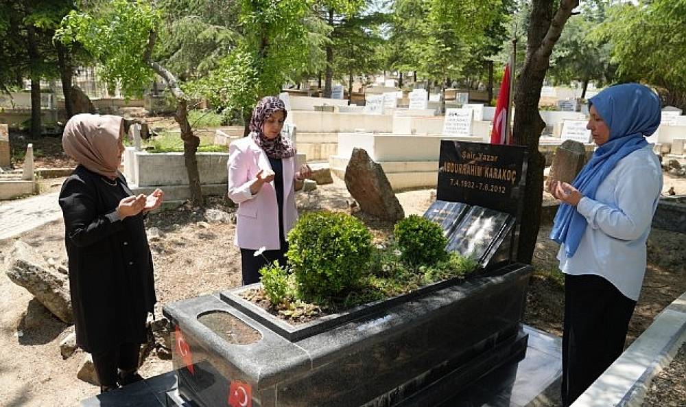 Ke&ccedil;i&ouml;ren Belediyesi'nden Abdurrahim Karako&ccedil;'un Anısına Vefa