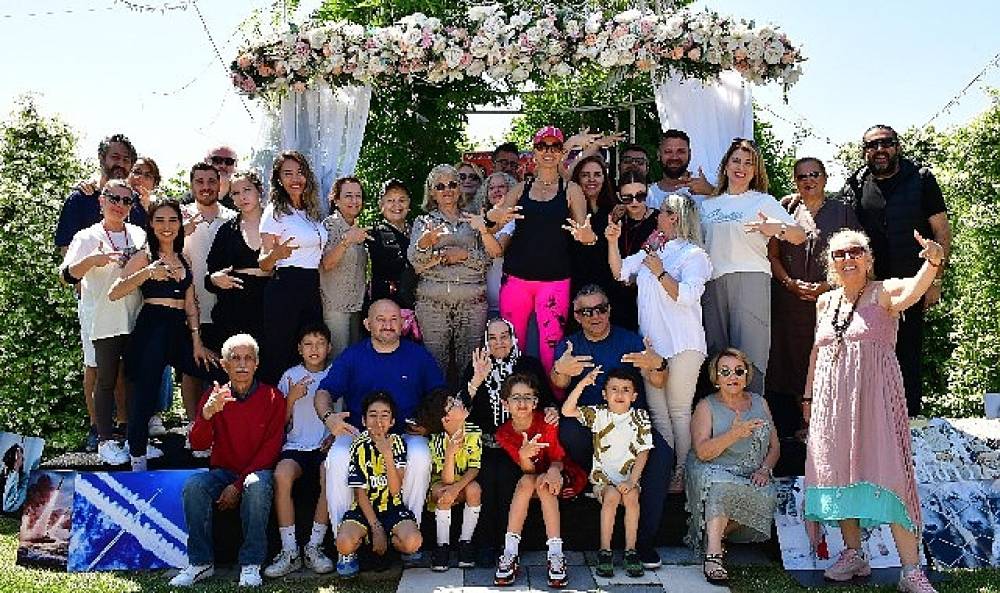Tuğba &Ouml;zay'dan geleneksel buluşma: 'Tubistler' doğada bir araya geldi