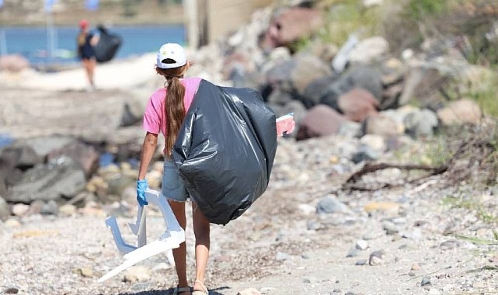 &Ccedil;eşme'de aynı g&uuml;n iki ayrı noktada &ccedil;evre seferberliği