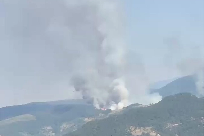 Sındırgı'da Yangın Söndürme Çalışmaları Devam Ediyor