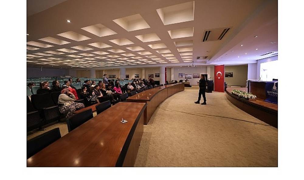 Efes Sel&ccedil;uk'ta Rahim Ağzı Kanseri Farkındalık Eğitimi D&uuml;zenlendi